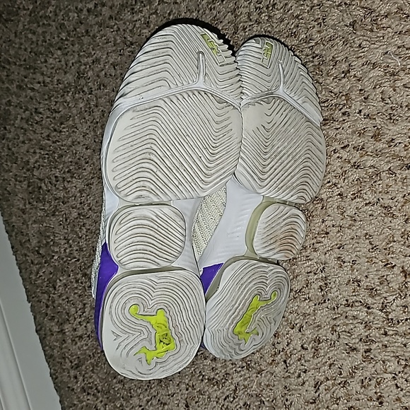 NIKELeBron 16 Buzz Lightyear Athletic Sneakers - Picture 5 of 9